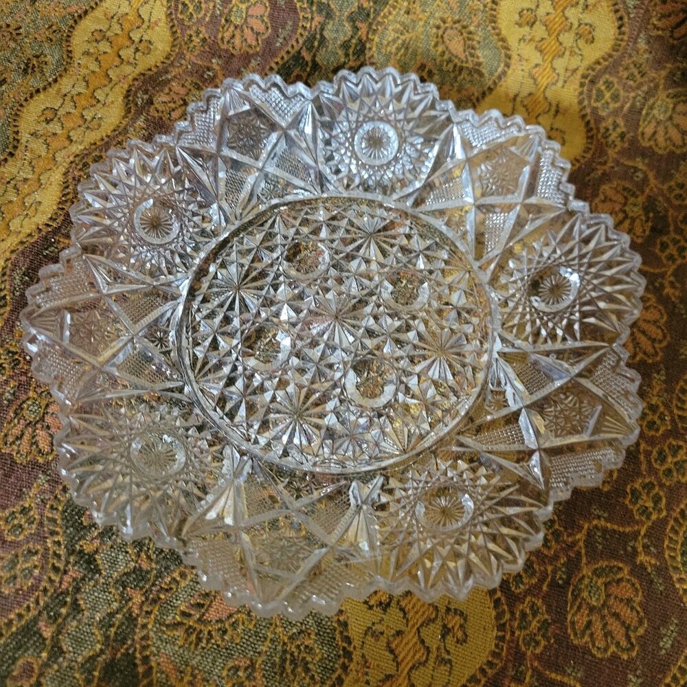 American Brilliant Cut Sunburst Arrows 7" Dish